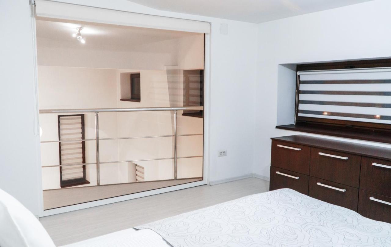 Villa Vila Carolina Apulum Alba Iulia Exterior foto